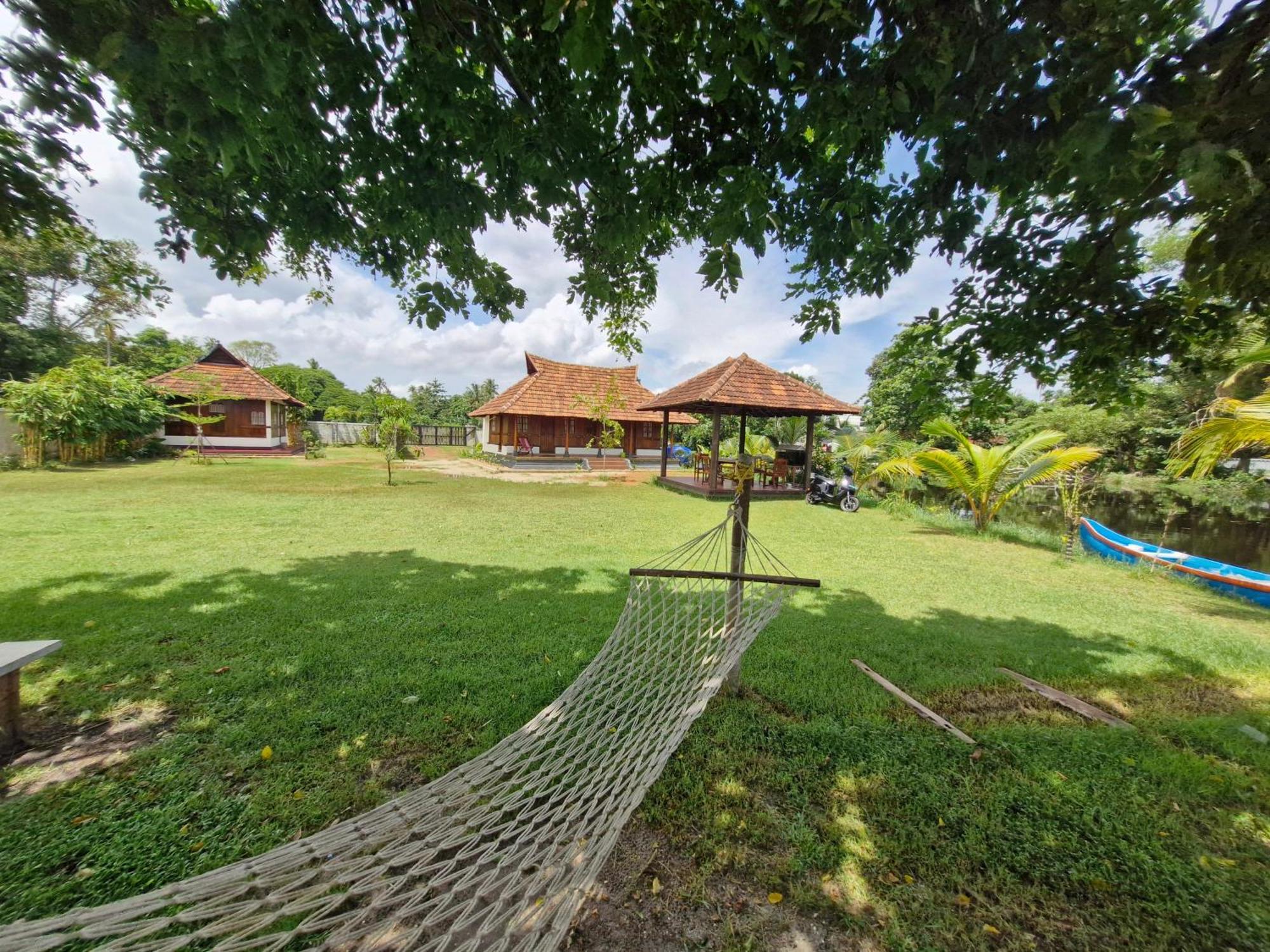 Bed and Breakfast Gypsea Marari Alappuzha Exterior foto