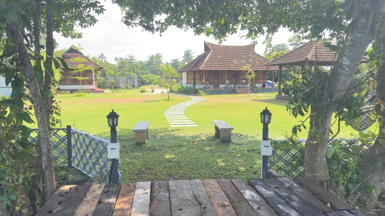 Bed and Breakfast Gypsea Marari Alappuzha Exterior foto